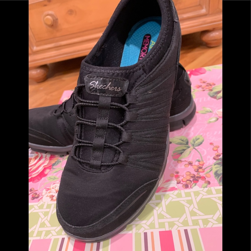 Skechers slip on
